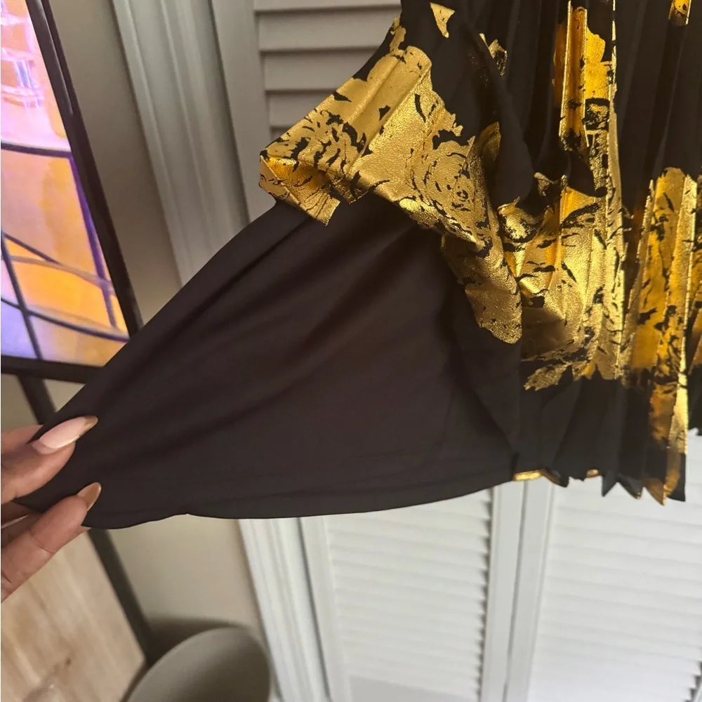 Want Need Black and Gold Mini Dress Size L - Picture 6 of 10